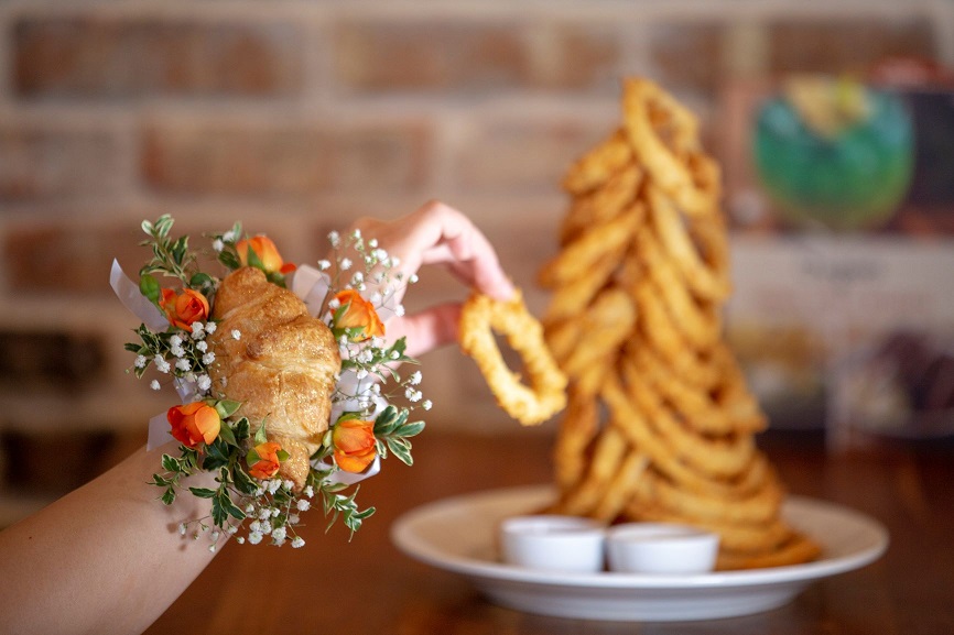 Croissant Corsage